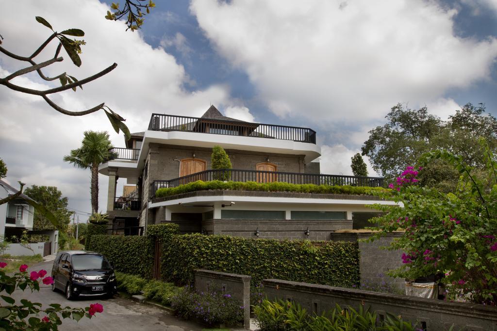 Puri Ratu Jimbaran Villa Exterior photo